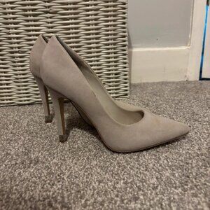 Grey heeled shoes
